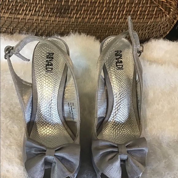 Shoes - Picture 3 of 4